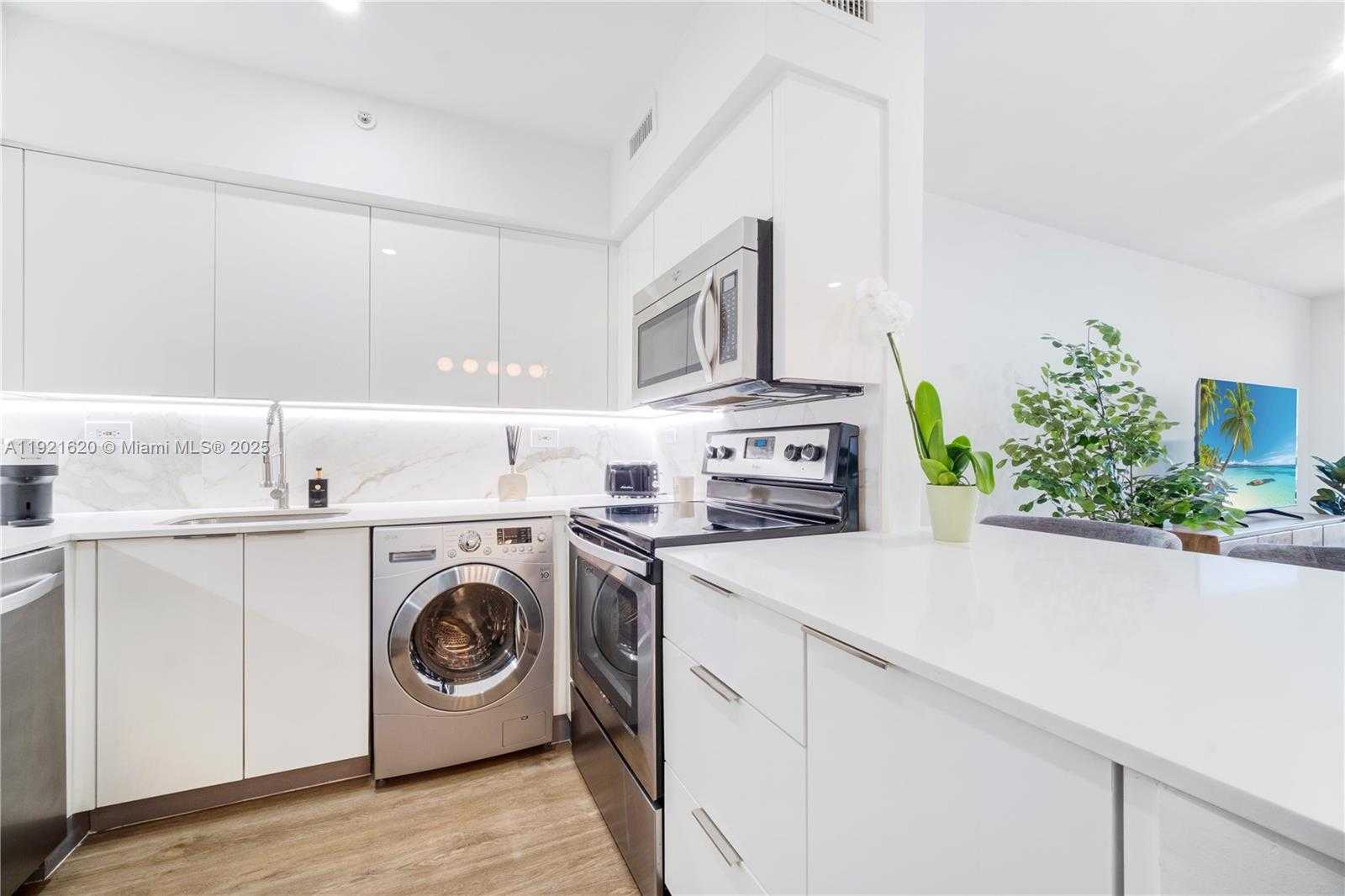 Small Image of 1500 BAY RD #1558S, Miami Beach Number 12