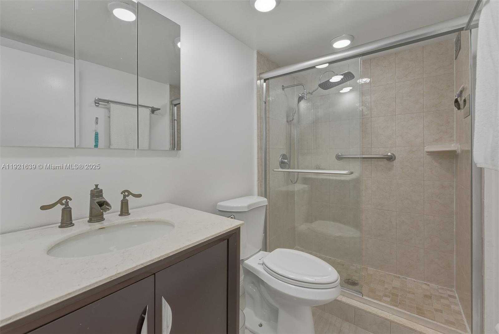 Small Image of 2030 SOUTH OCEAN DR #1810, Hallandale Beach Number 10