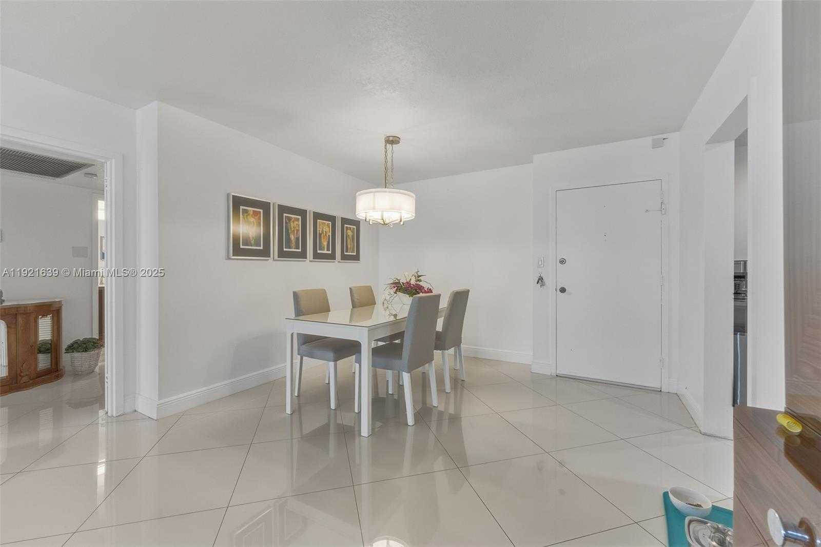 Small Image of 2030 SOUTH OCEAN DR #1810, Hallandale Beach Number 4