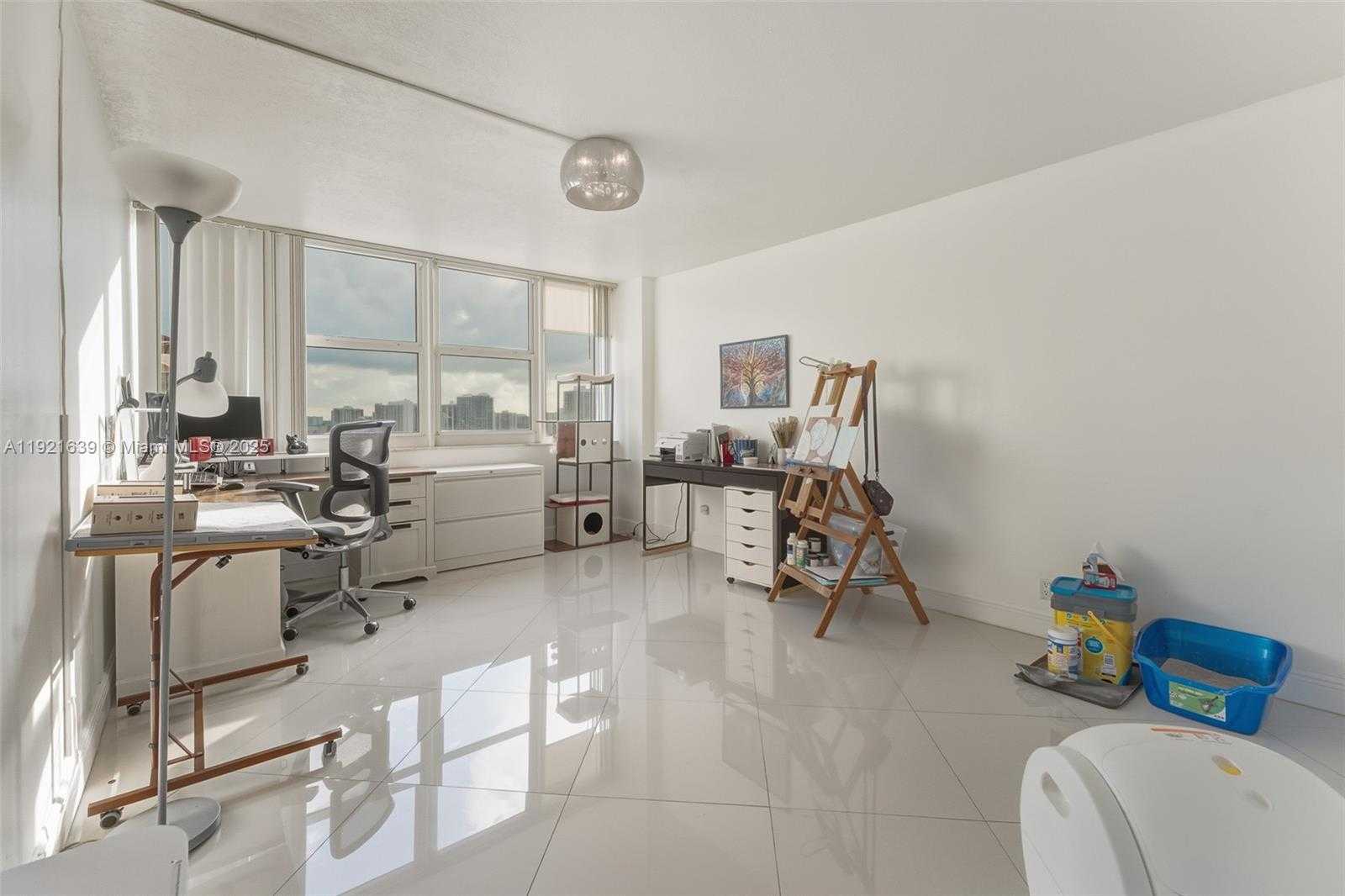 Small Image of 2030 SOUTH OCEAN DR #1810, Hallandale Beach Number 9