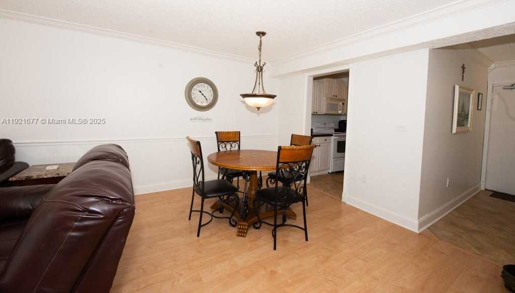 Small Image of 201 178TH DR #323, Sunny Isles Beach Number 11