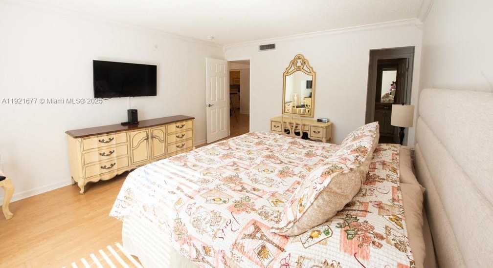 Small Image of 201 178TH DR #323, Sunny Isles Beach Number 40