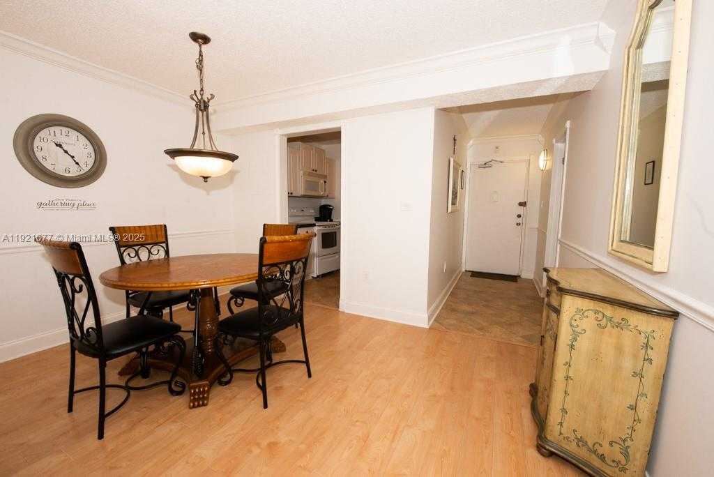 Small Image of 201 178TH DR #323, Sunny Isles Beach Number 9