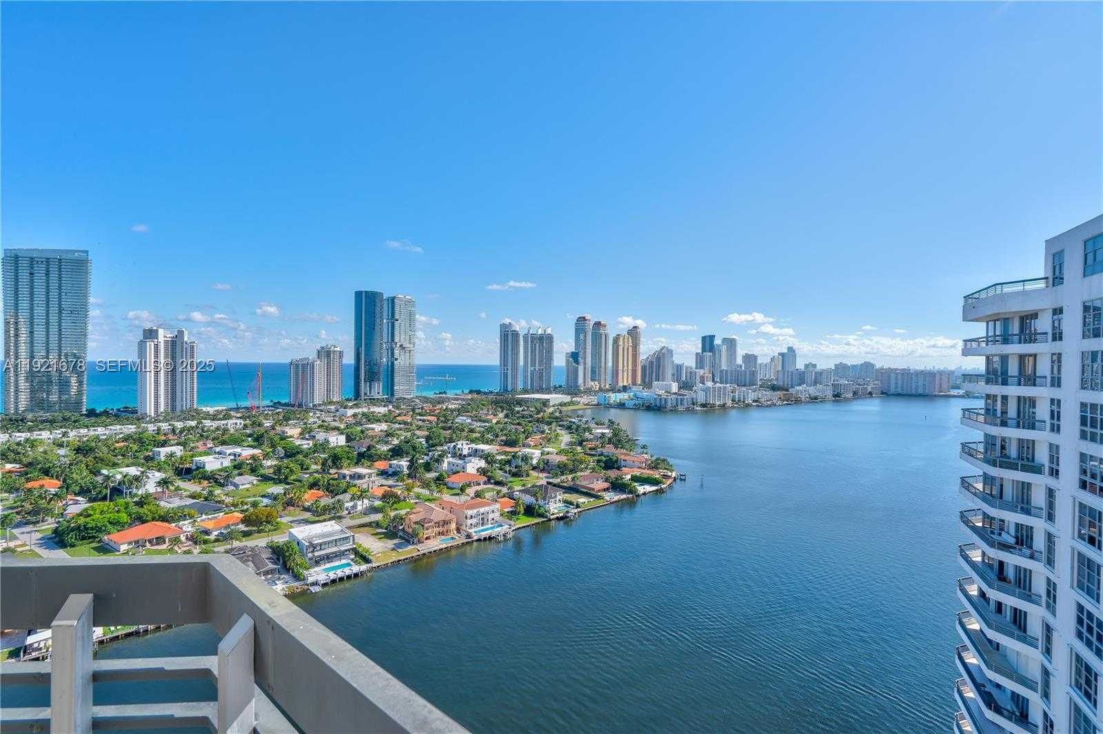 Imagen de Pequeño Objeto