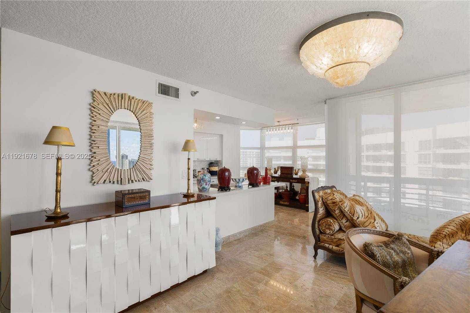 Imagen de Pequeño Objeto