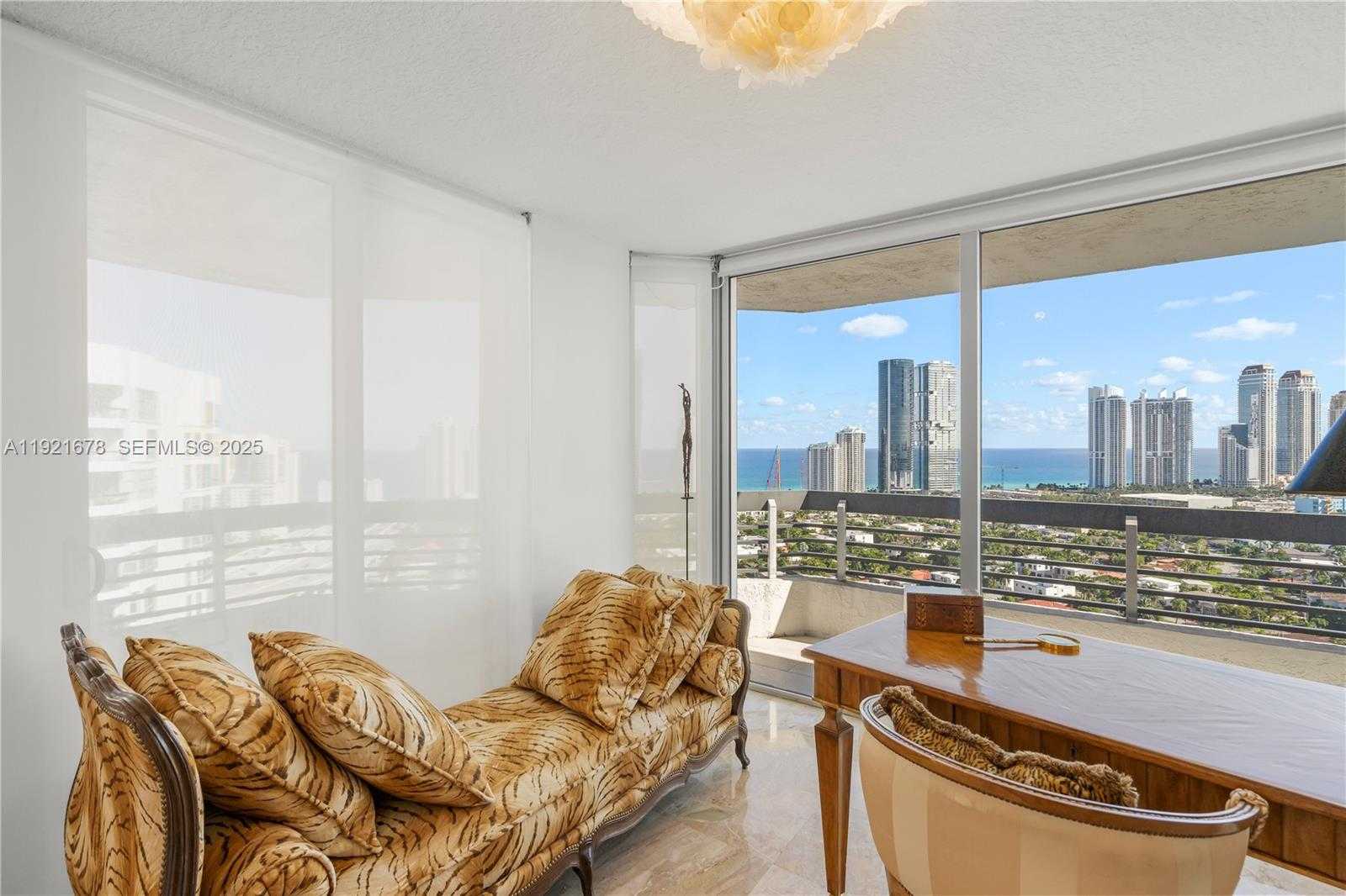 Imagen de Pequeño Objeto