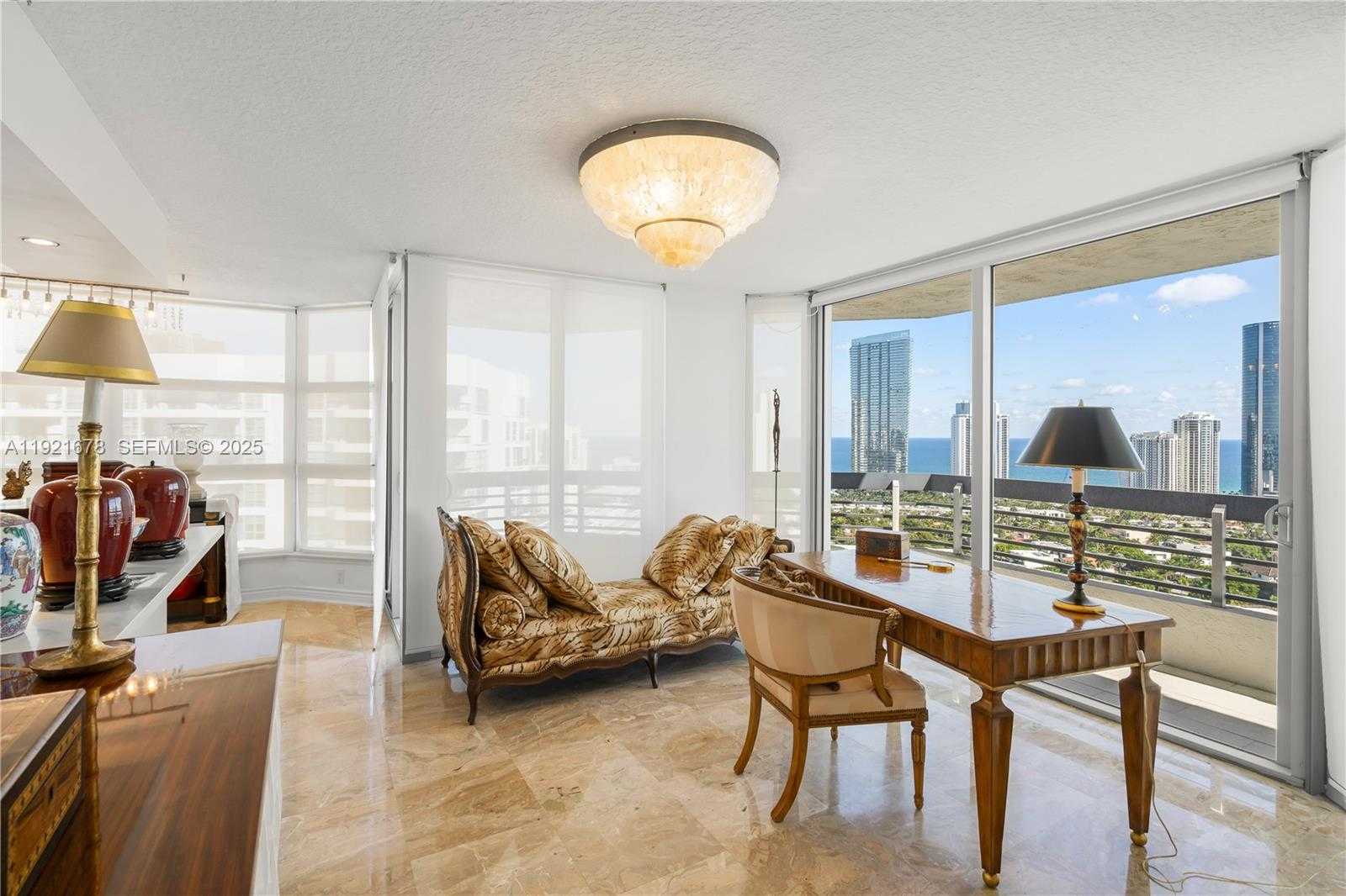 Imagen de Pequeño Objeto