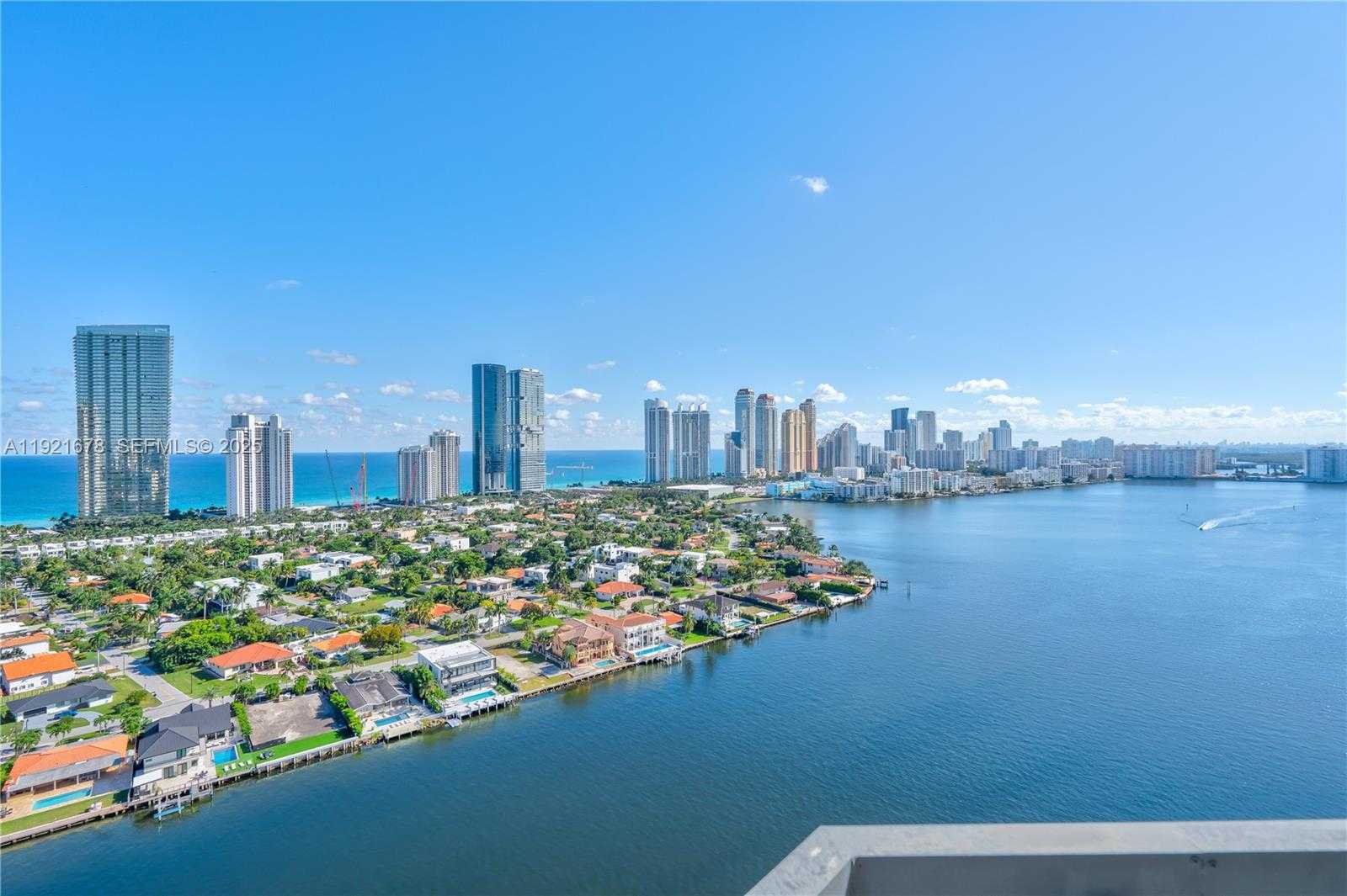 Imagen de Pequeño Objeto