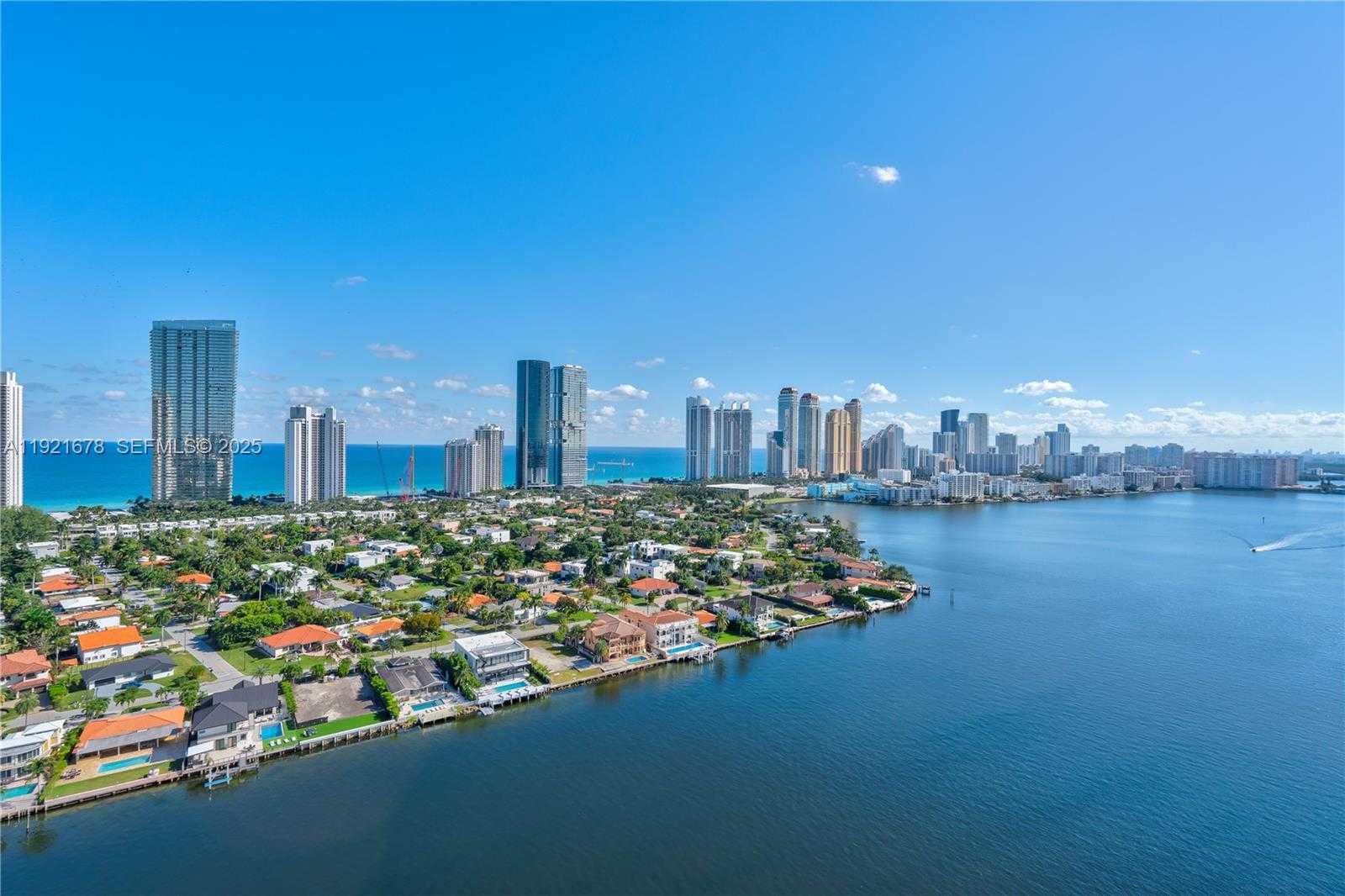 Imagen de Pequeño Objeto