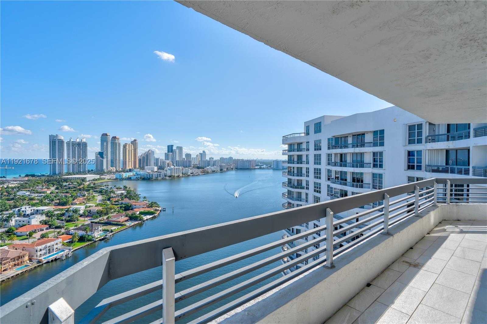 Imagen de Pequeño Objeto