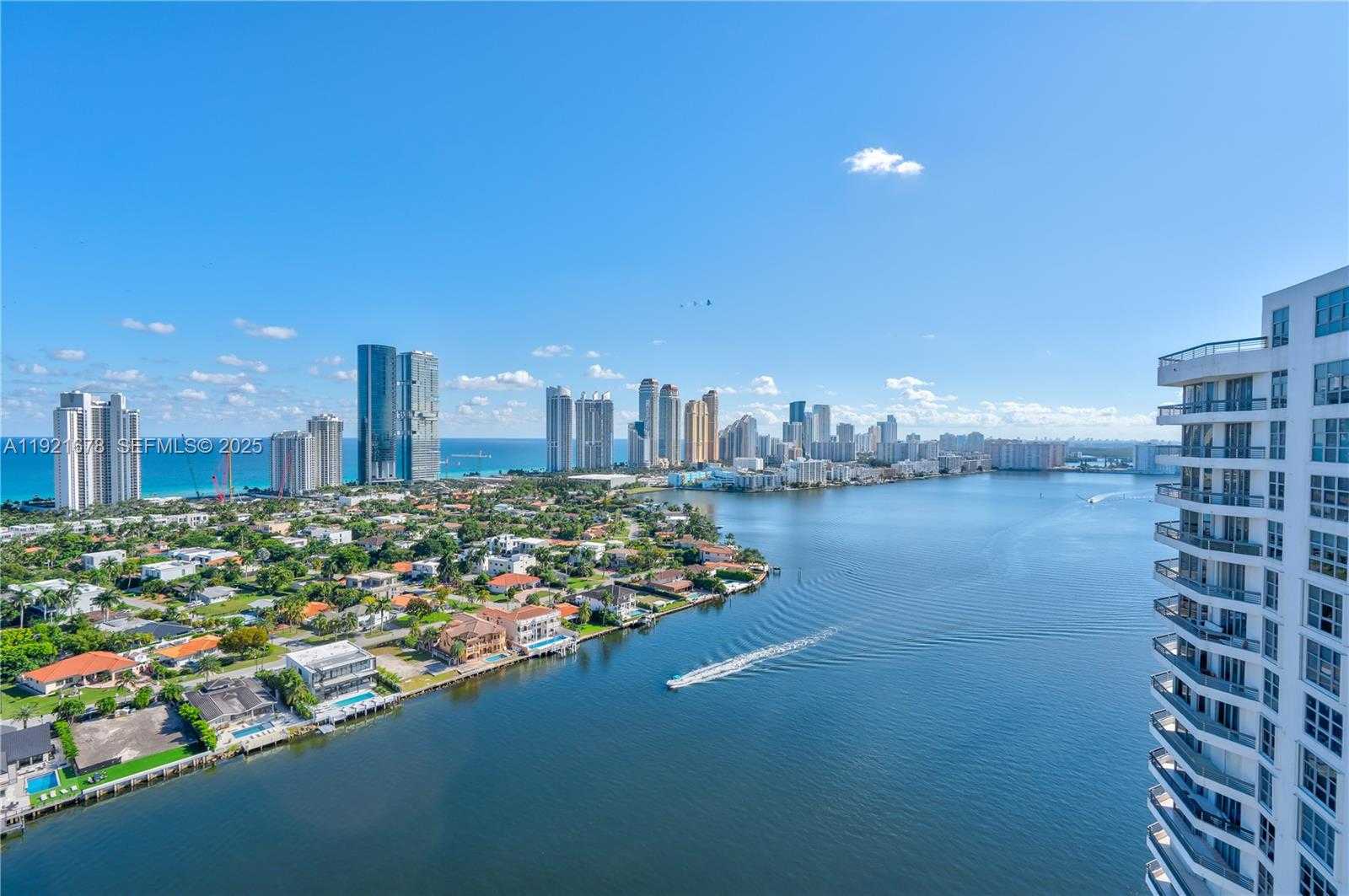 Imagen de Pequeño Objeto