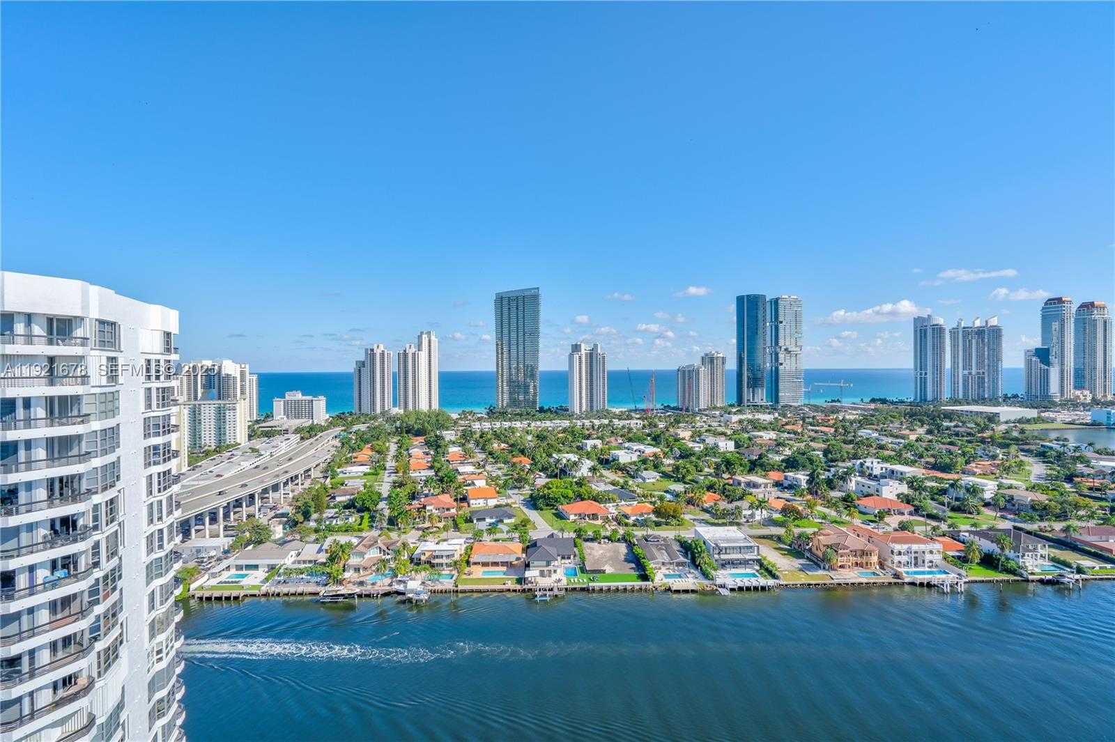 Imagen de Pequeño Objeto