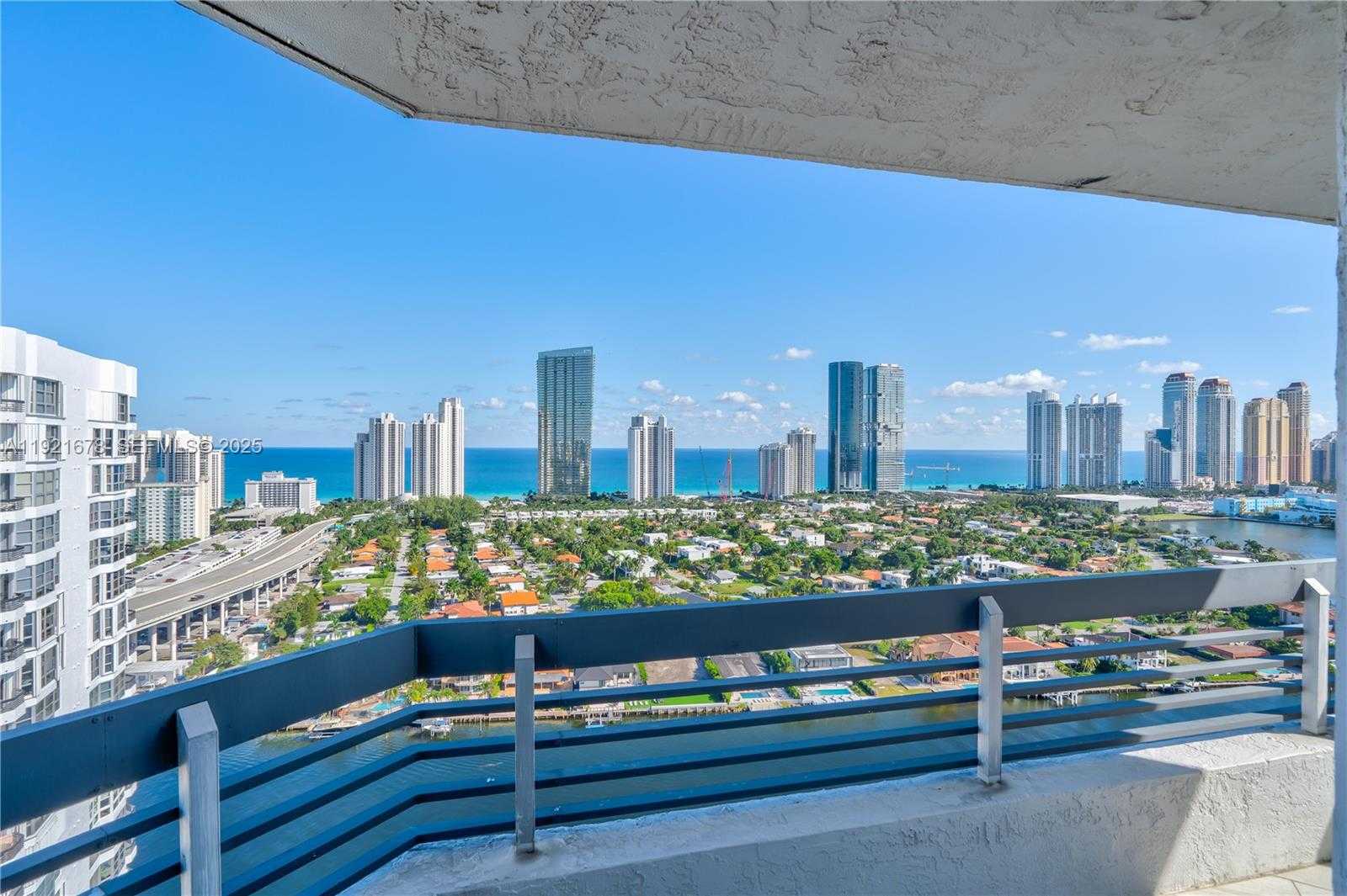 Imagen de Pequeño Objeto