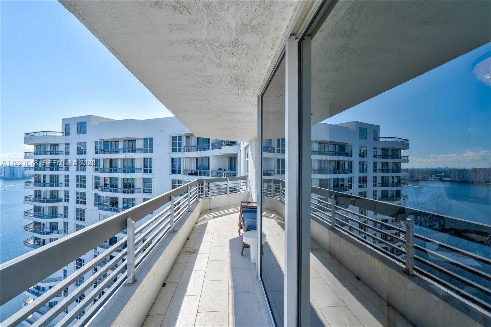 Imagen de Pequeño Objeto