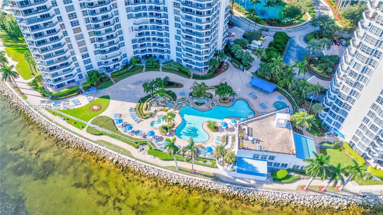 Imagen de Pequeño Objeto