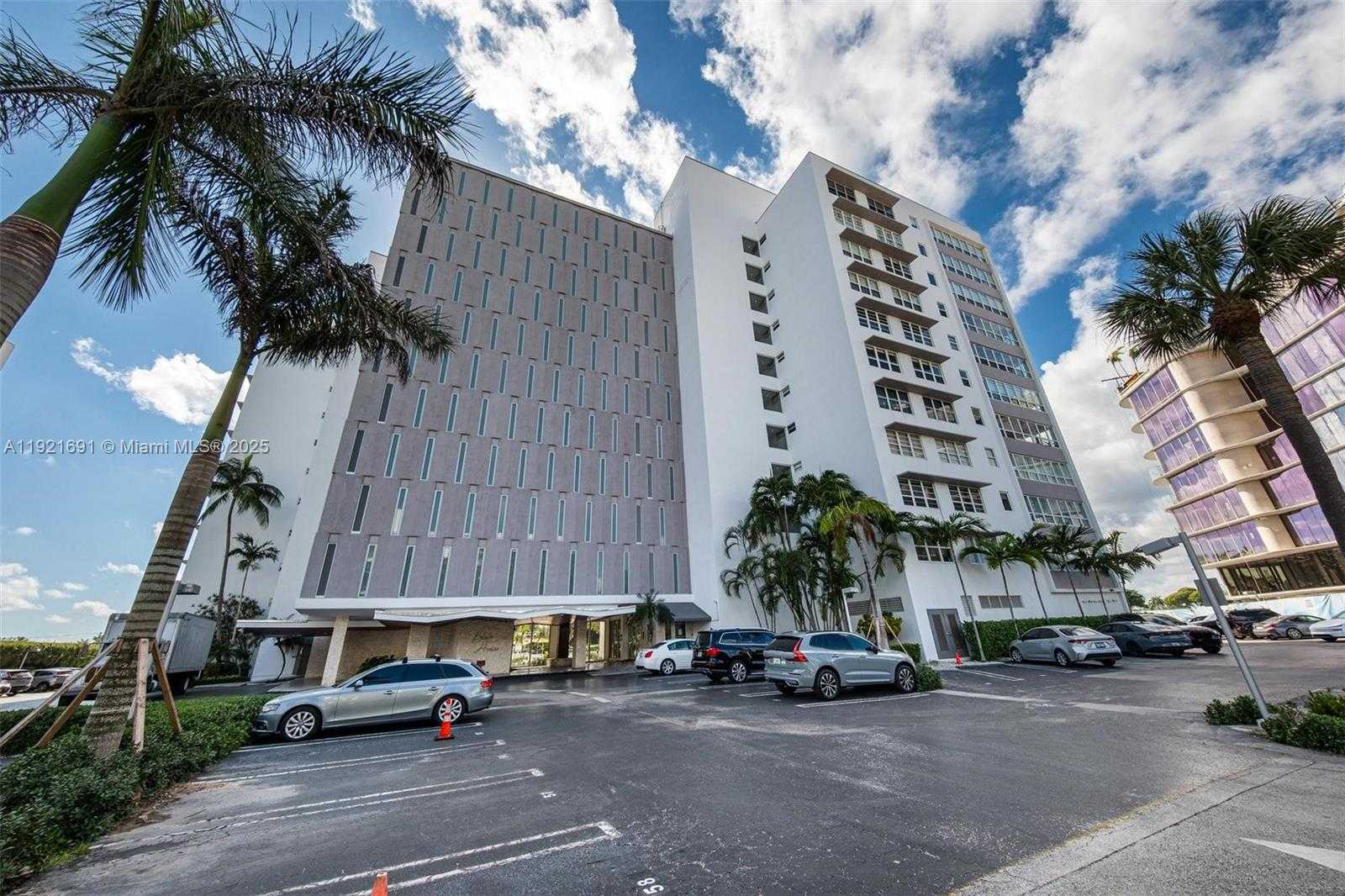 Small Image of 9100 WEST BAY HARBOR DR #5A, Bay Harbor Islands Number 36