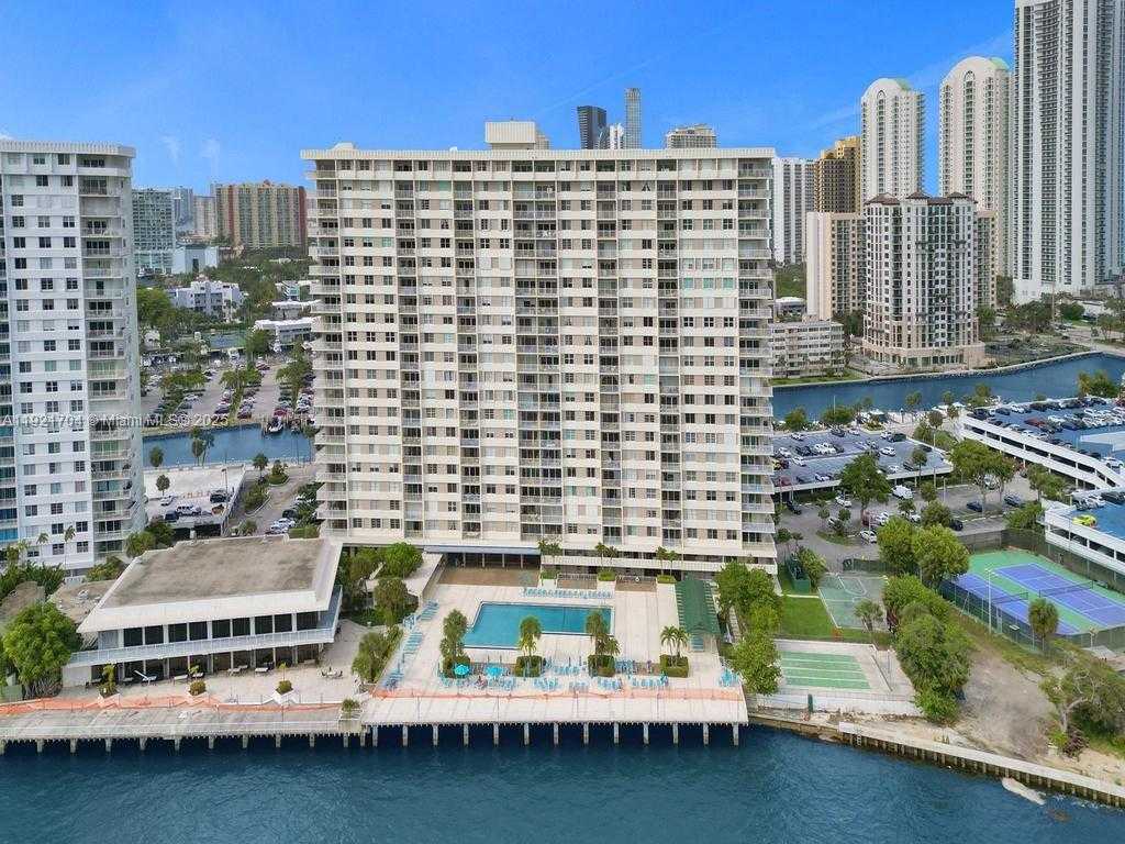 Small Image of 300 BAYVIEW DR #308, Sunny Isles Beach Number 1