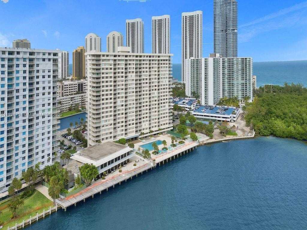 Small Image of 300 BAYVIEW DR #308, Sunny Isles Beach Number 2