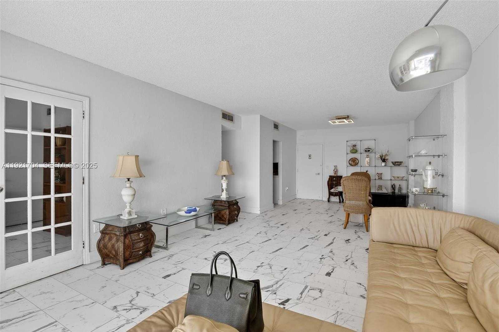 Small Image of 300 BAYVIEW DR #308, Sunny Isles Beach Number 22