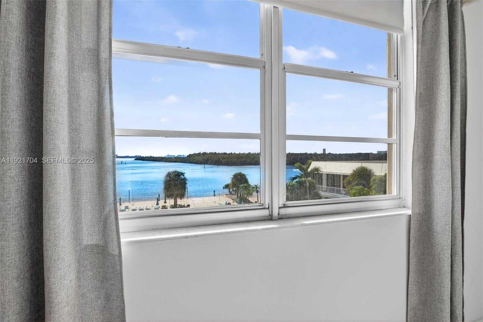 Small Image of 300 BAYVIEW DR #308, Sunny Isles Beach Number 30