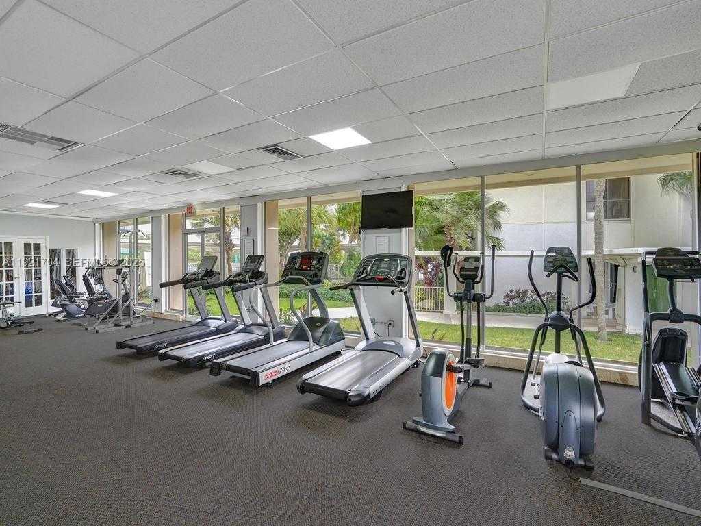 Small Image of 300 BAYVIEW DR #308, Sunny Isles Beach Number 54