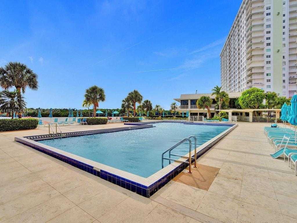 Small Image of 300 BAYVIEW DR #308, Sunny Isles Beach Number 9