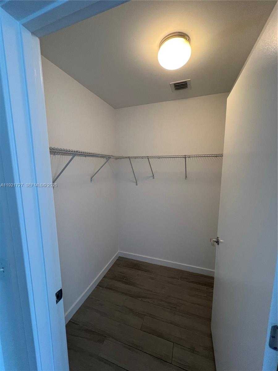 Small Image of 999 SOUTH WEST 1ST AVE #2405, Miami Number 16