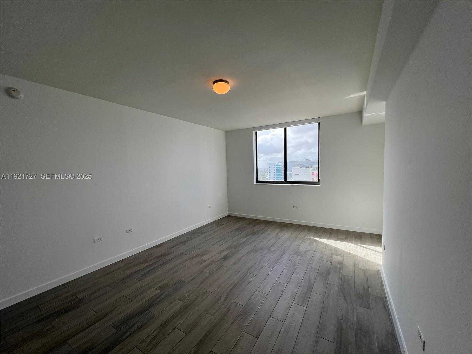 Small Image of 999 SOUTH WEST 1ST AVE #2405, Miami Number 9