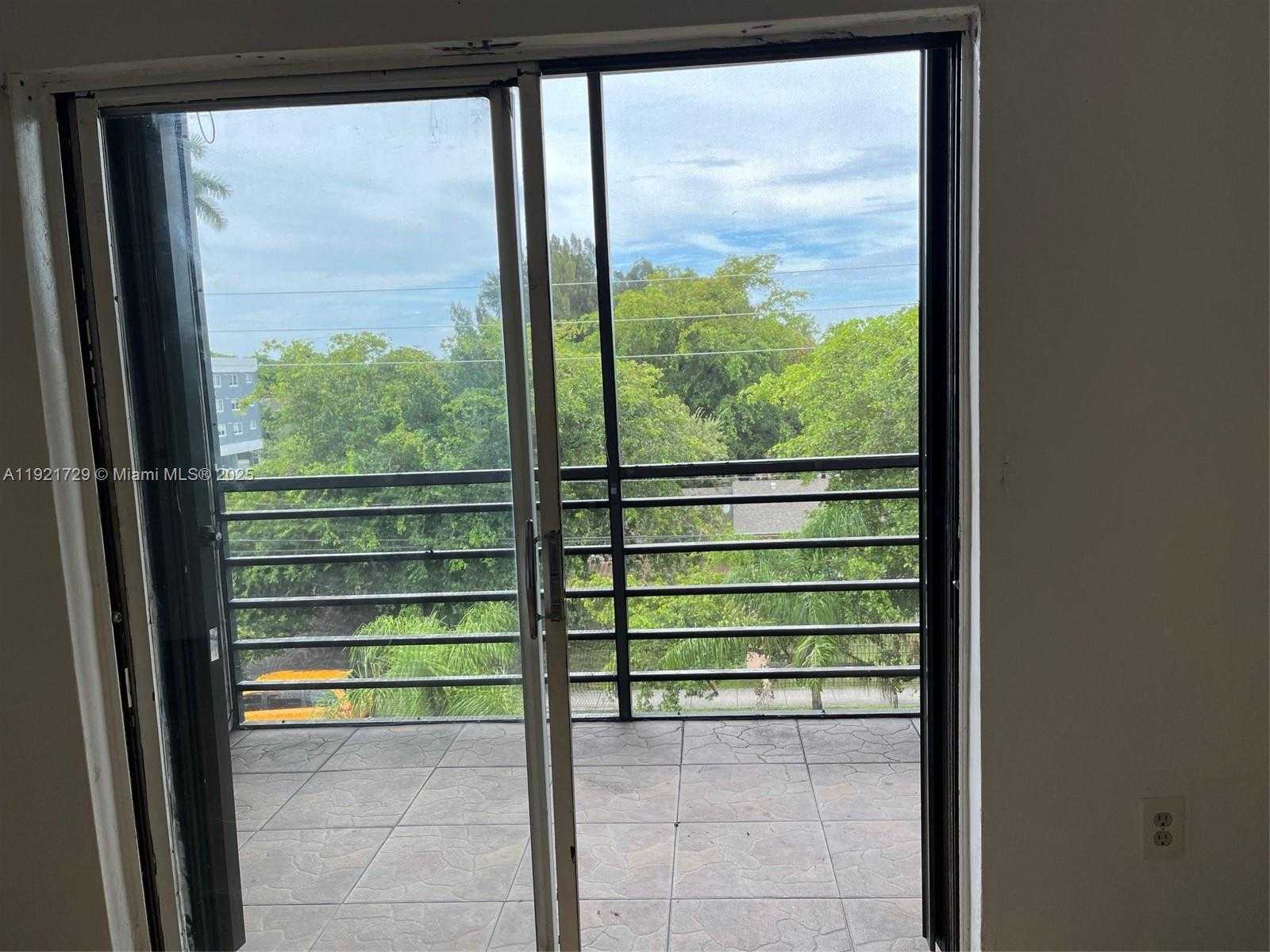 Imagen de Pequeño Objeto