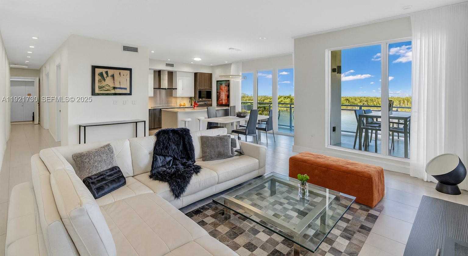 Imagen de Pequeño Objeto