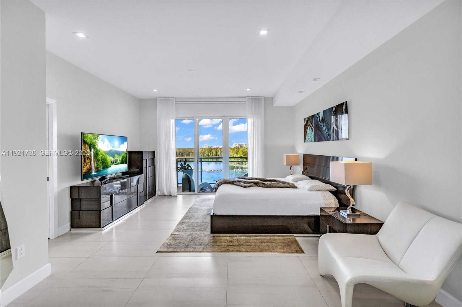 Imagen de Pequeño Objeto