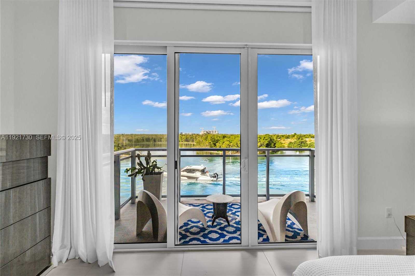 Imagen de Pequeño Objeto