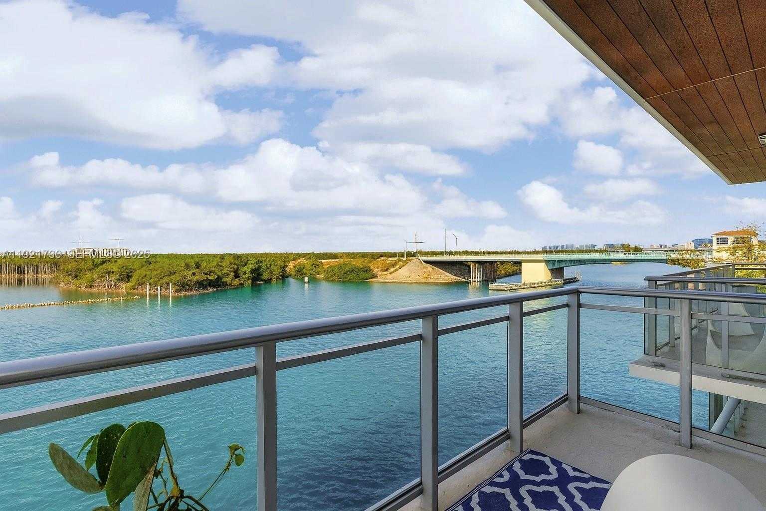 Imagen de Pequeño Objeto