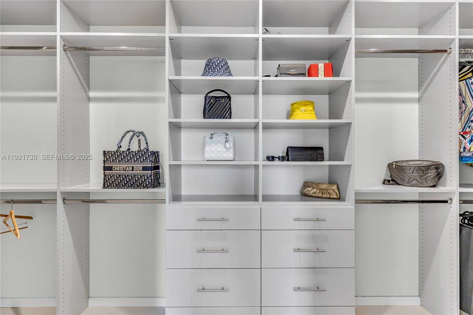 Imagen de Pequeño Objeto