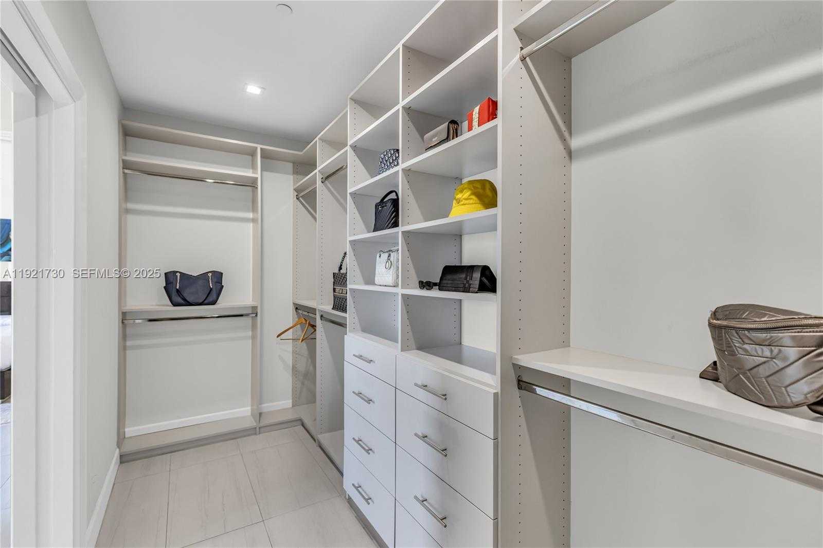 Imagen de Pequeño Objeto