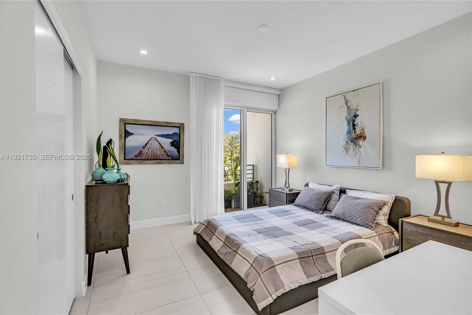 Imagen de Pequeño Objeto