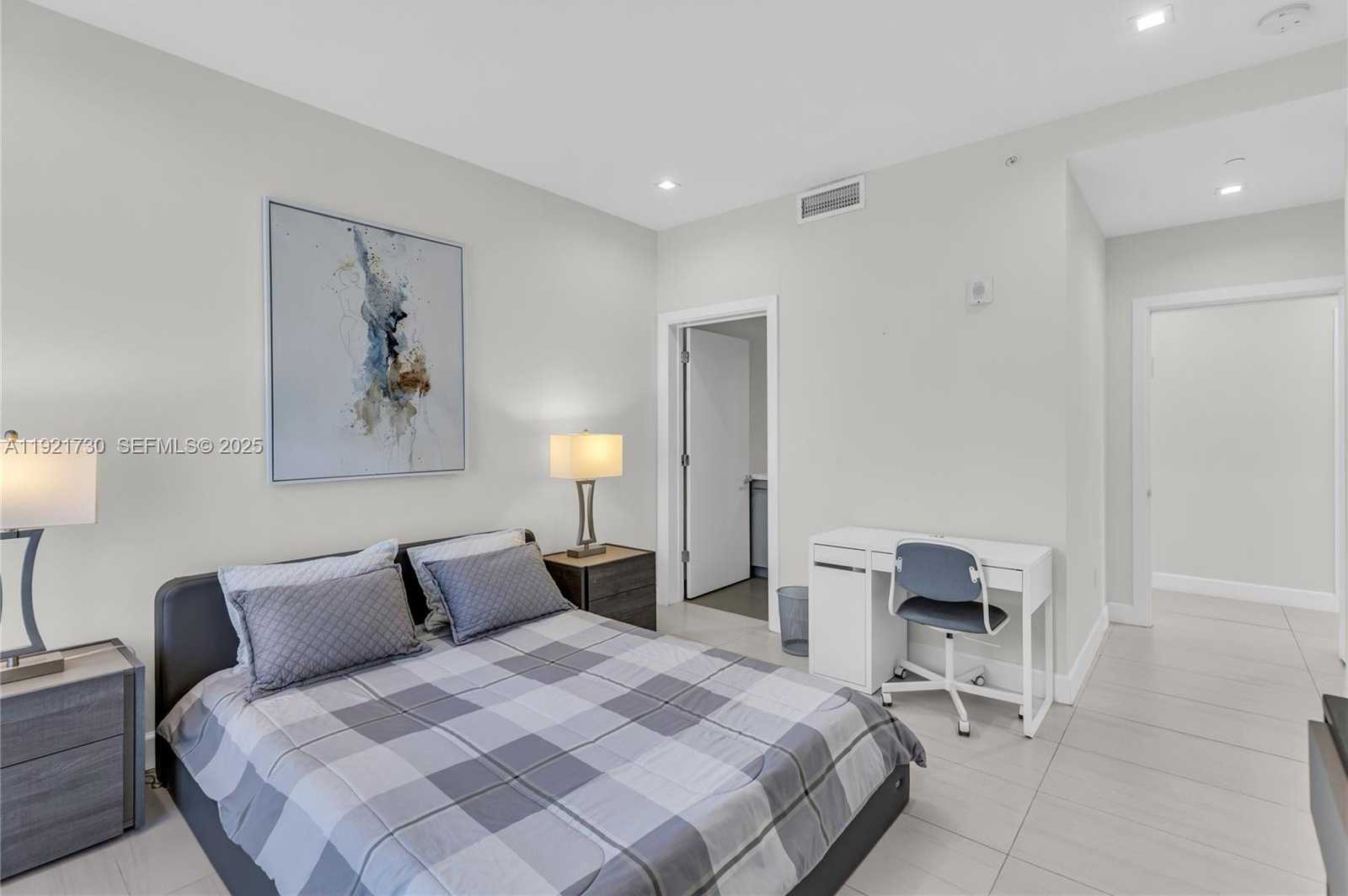 Imagen de Pequeño Objeto