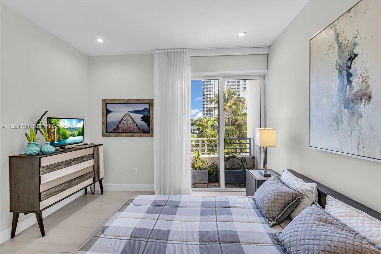 Imagen de Pequeño Objeto