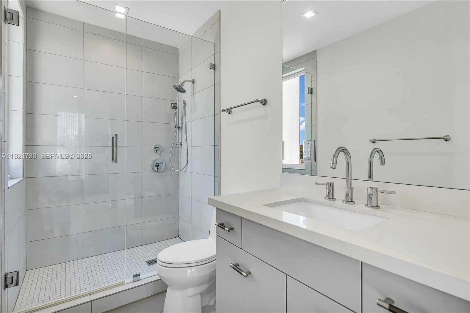 Imagen de Pequeño Objeto