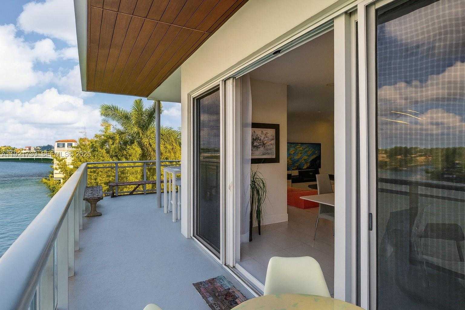 Imagen de Pequeño Objeto