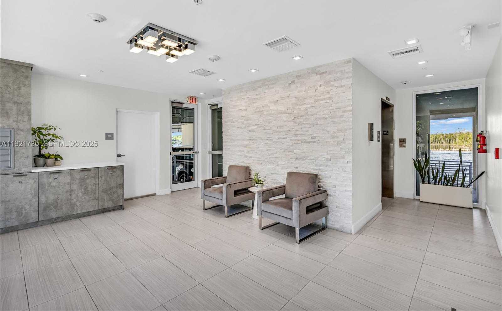 Imagen de Pequeño Objeto