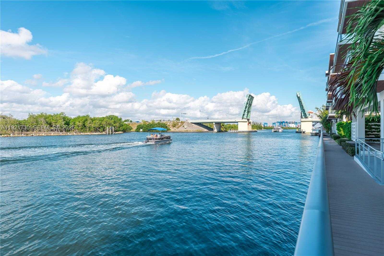 Imagen de Pequeño Objeto