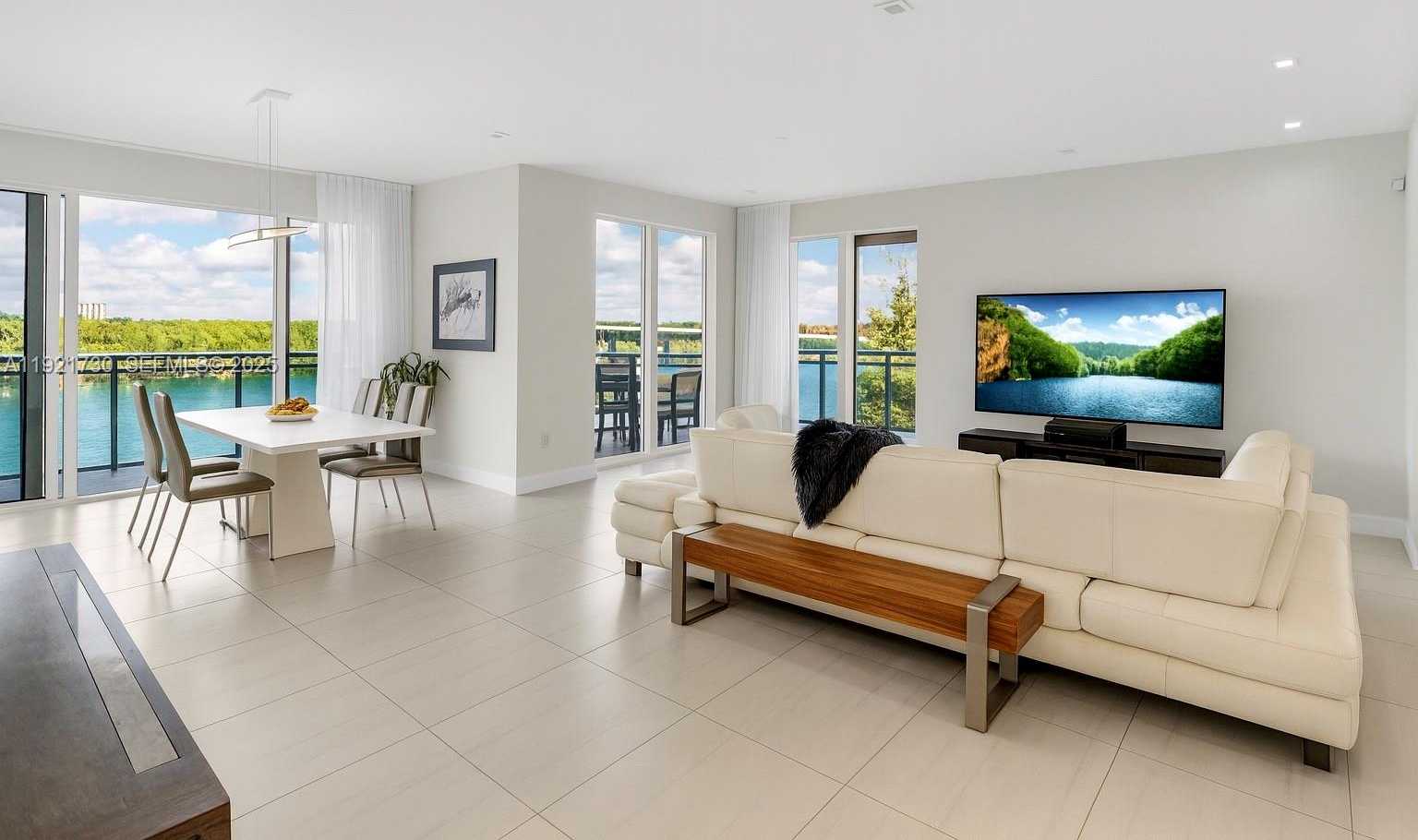 Imagen de Pequeño Objeto