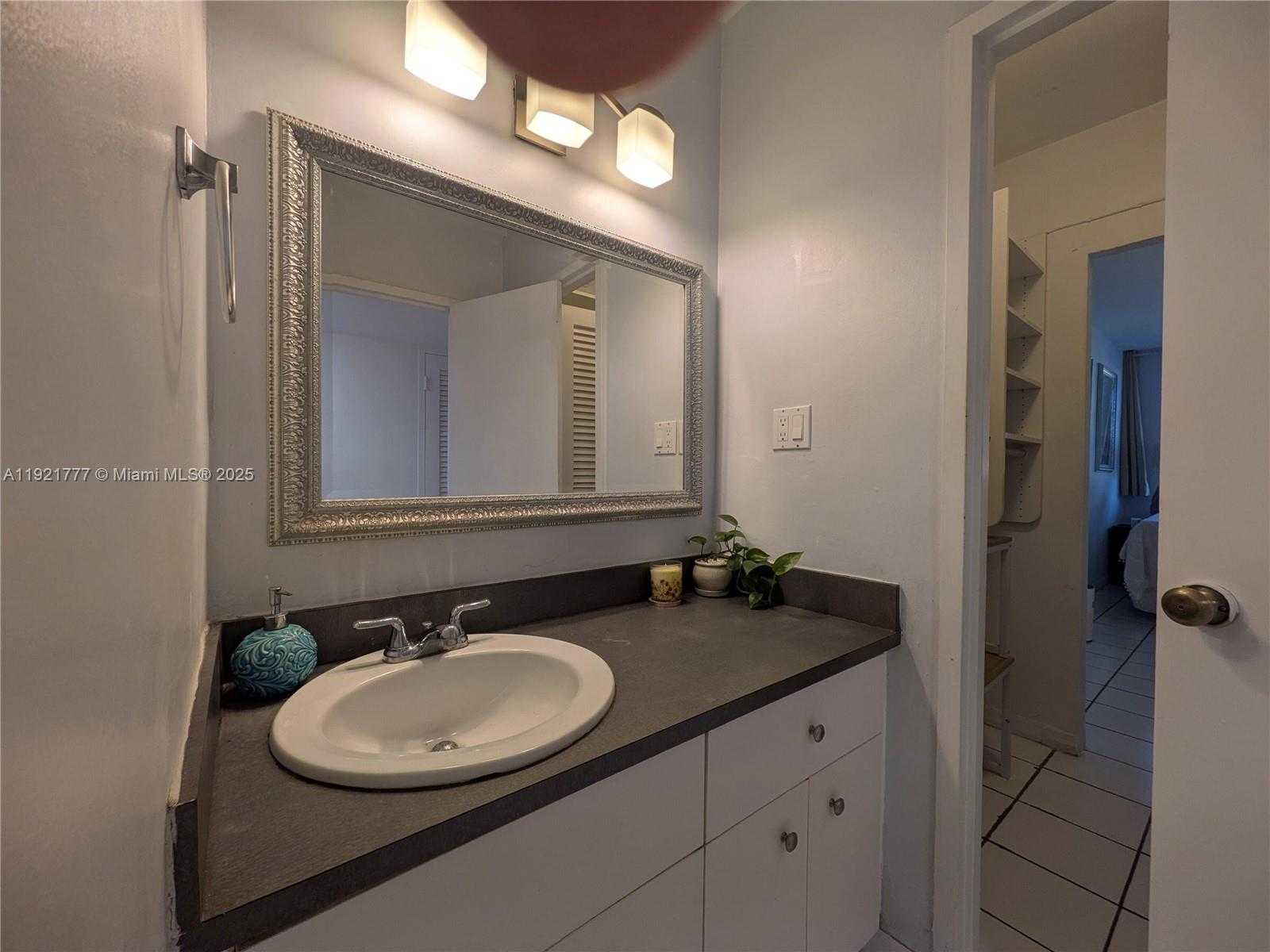 Small Image of 100 LINCOLN RD #904, Miami Beach Number 10