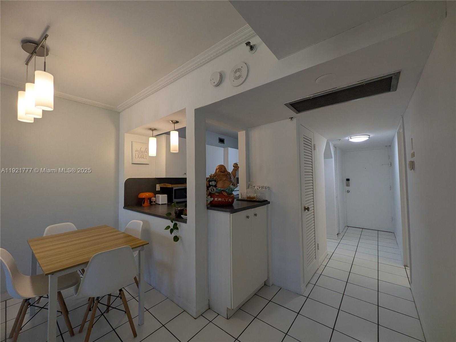 Small Image of 100 LINCOLN RD #904, Miami Beach Number 17