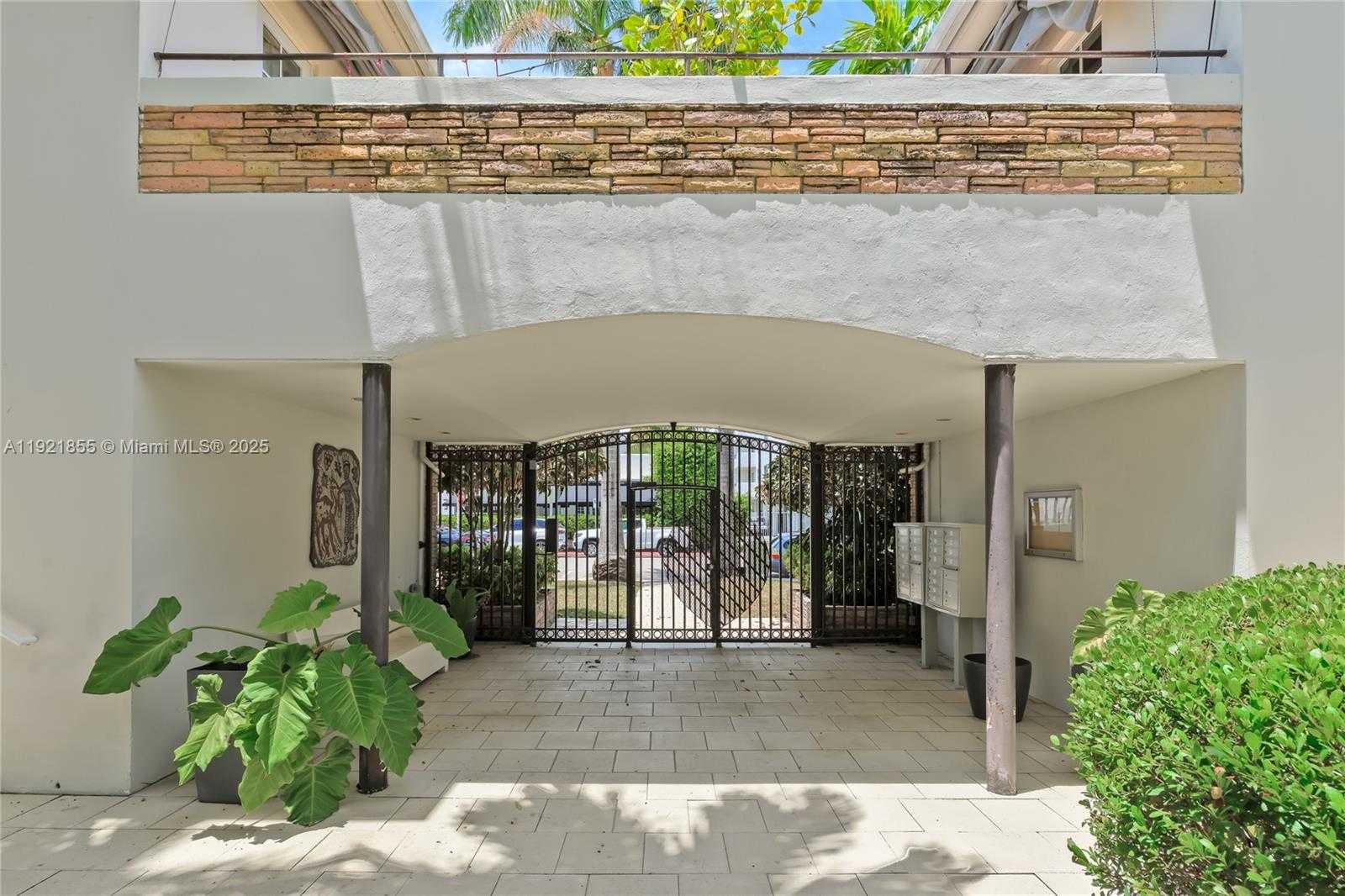 Small Image of 1605 LENOX AVE #1605-5, Miami Beach Number 27