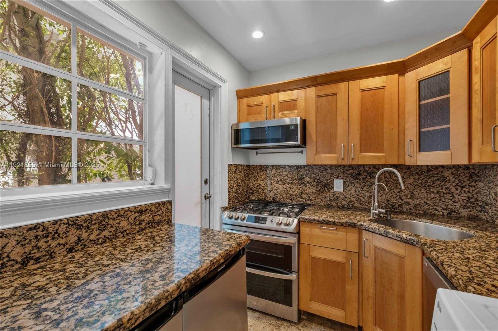 Small Image of 1605 LENOX AVE #1605-5, Miami Beach Number 4