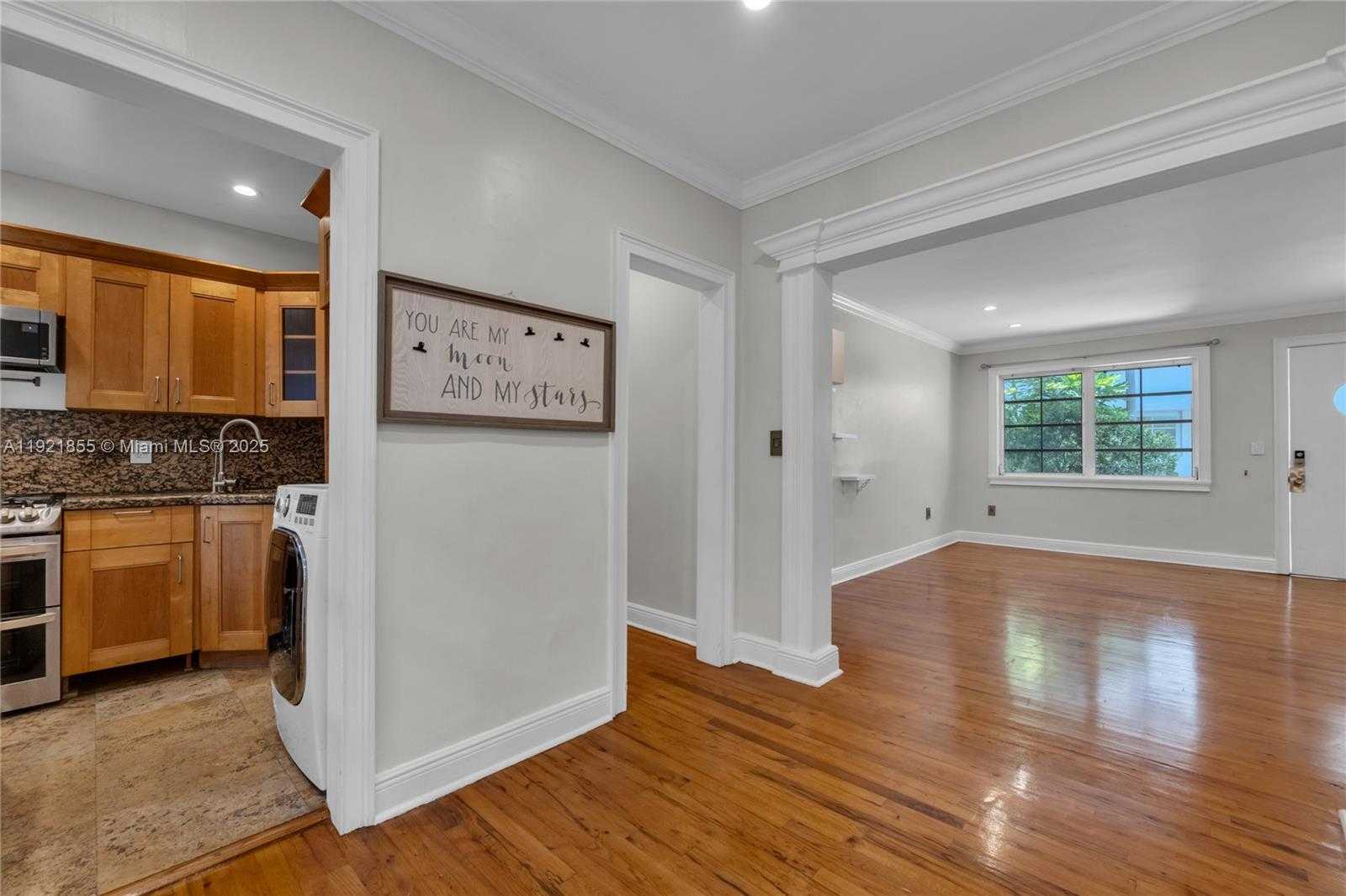 Small Image of 1605 LENOX AVE #1605-5, Miami Beach Number 7