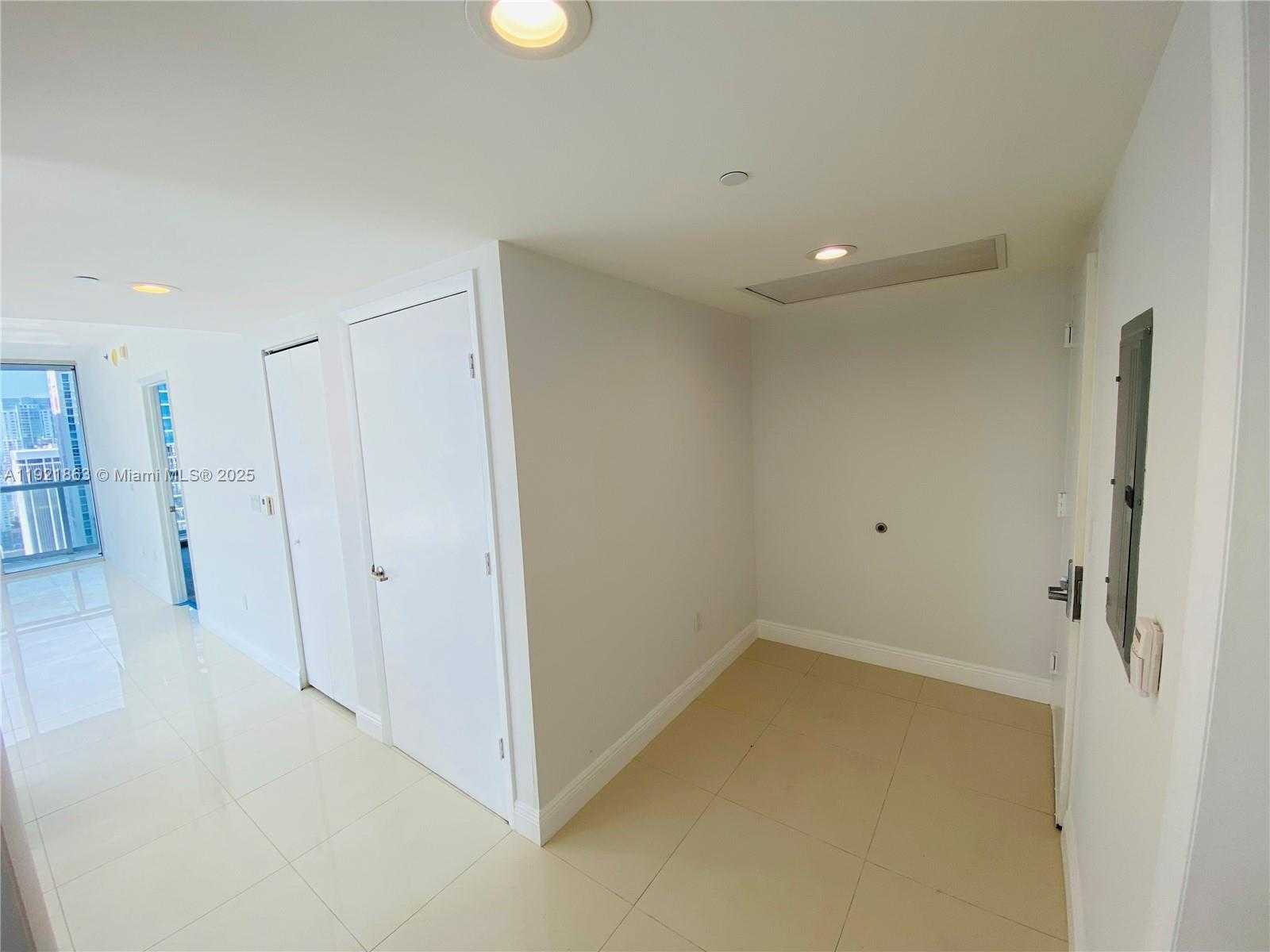 Small Image of 475 BRICKELL AVE #3715, Miami Number 17