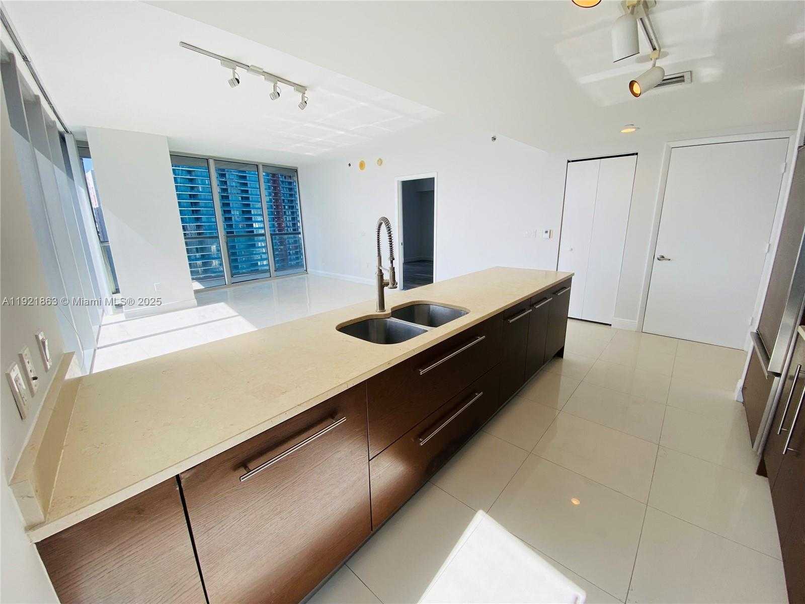 Small Image of 475 BRICKELL AVE #3715, Miami Number 4